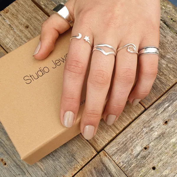 Studio Jewellery Midi And Knuckle Rings | Rings-Chevron V 925 Sterling Silver Ring