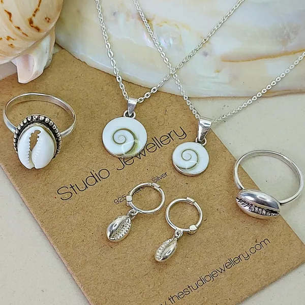 Studio Jewellery Necklaces-Large Shiva Shell Silver Necklace
