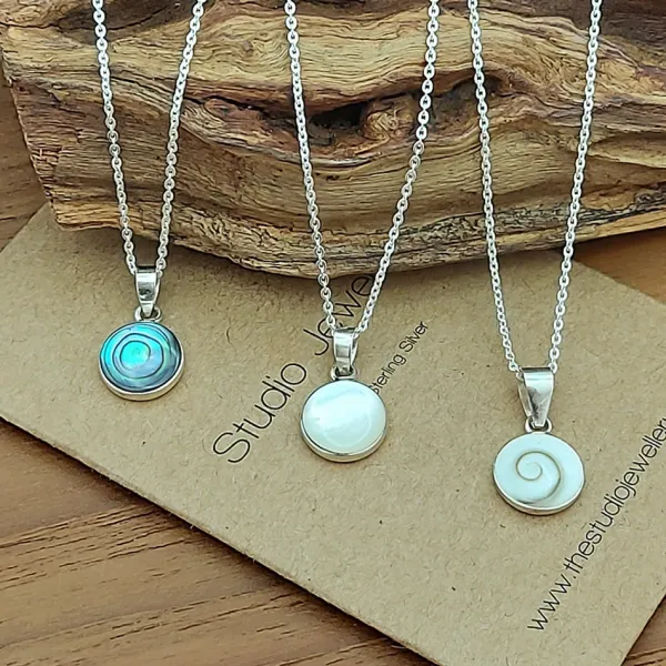Studio Jewellery Necklaces-Medium Shiva Shell Silver Necklace