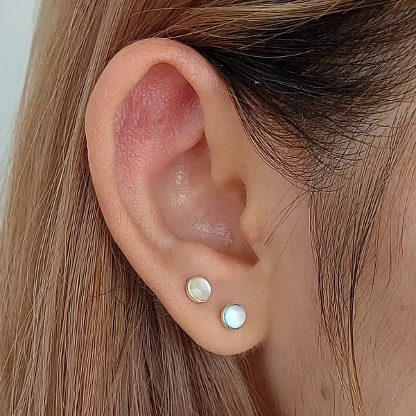 Studio Jewellery Stud Earrings | Earrings-4mm Blue Shell Circle Silver Earring Studs
