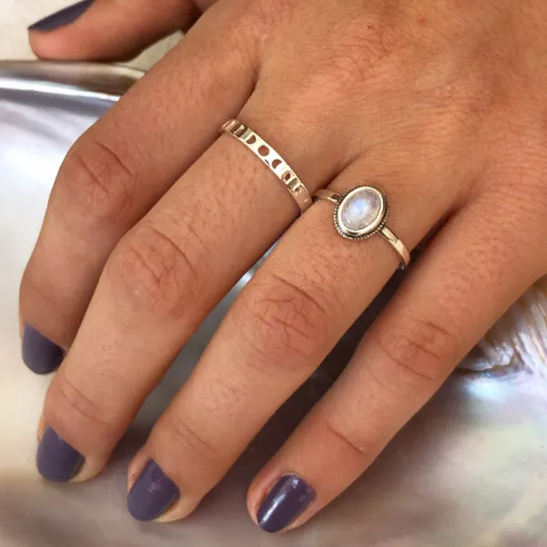Studio Jewellery Gem Stone Rings | Rings-Rope Edge Oval Moonstone Silver Gemstone Ring