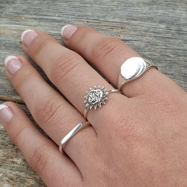 Studio Jewellery Feature & Stacker Rings | Rings-Unisex Silver Signet Ring