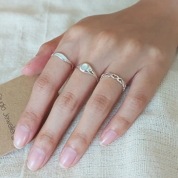 Studio Jewellery Rings-Wave White Shell Silver Ring